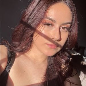 Meet your Posher, Mireya